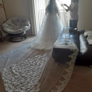 wedding veil brand new never worn